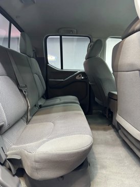 Used 2018 Nissan Frontier SV image 25