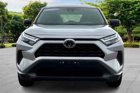 Used 2024 Toyota RAV4 LE image 3