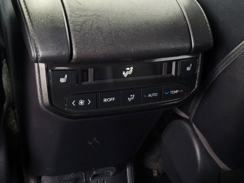 Used 2022 Toyota Highlander Platinum image 12