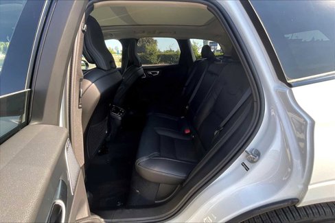 New 2026 Volvo XC60 B5 Ultra w/ Climate Package image 12