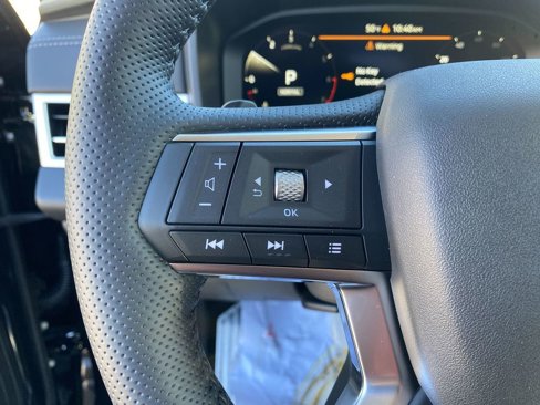 New 2025 Mitsubishi Outlander SEL image 16