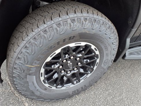 New 2026 Chevrolet Silverado EV Trail Boss image 9