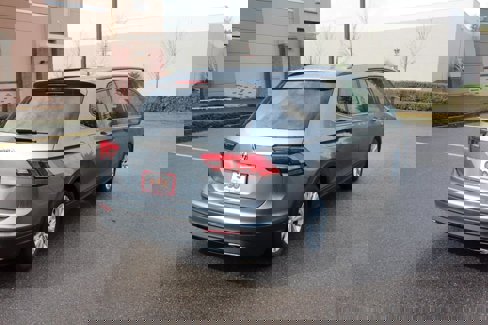 Used 2018 Volkswagen Tiguan S image 6