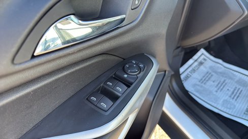 Used 2025 Chevrolet Trax LS image 13