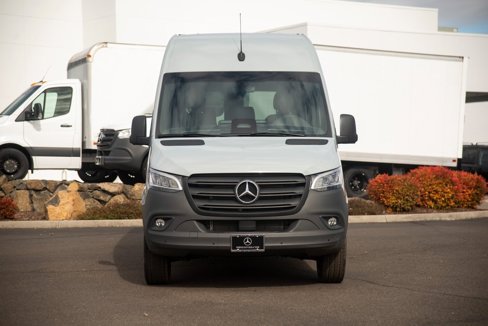 Used 2025 Mercedes-Benz Sprinter 2500 image 2