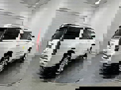 Used 2020 Cadillac Escalade ESV Platinum image 40