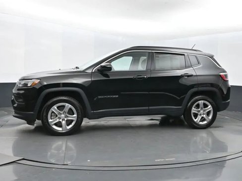 Used 2024 Jeep Compass Latitude image 5