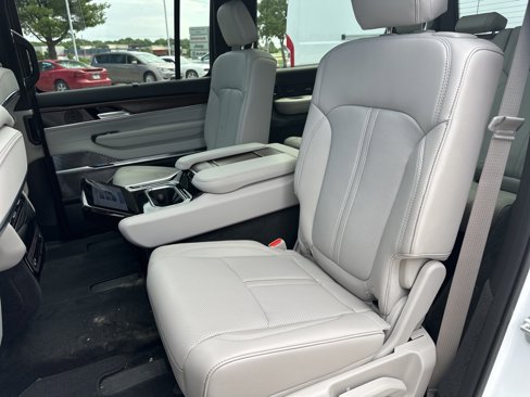 New 2025 Jeep Grand Wagoneer 4WD image 42