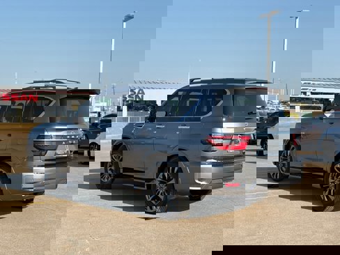 Certified 2022 Nissan Armada Platinum w/ Captain's Chairs Package image 6