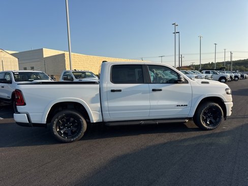New 2026 RAM 1500 4x4 Crew Cab image 3