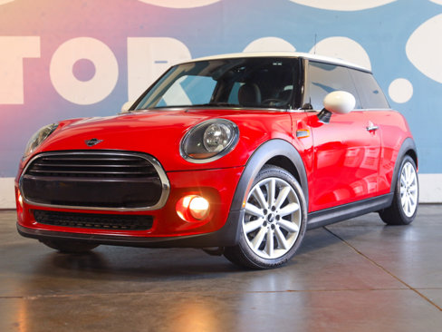 Used 2019 MINI Cooper 2-Door Hardtop image 5