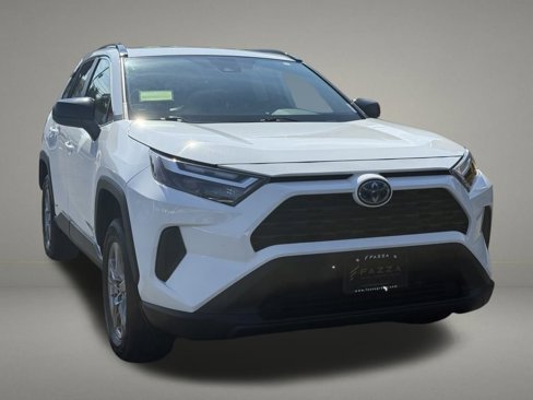 Used 2024 Toyota RAV4 LE image 8