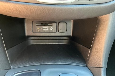 Used 2022 Chevrolet Equinox RS w/ RS Leather Package image 29