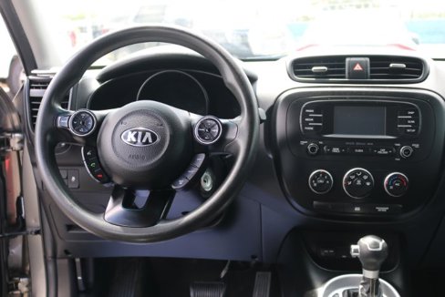 Used 2016 Kia Soul + image 20