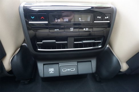 Used 2024 Acura MDX SH-AWD image 16