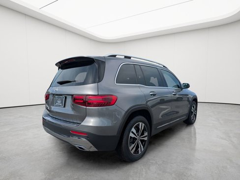 Used 2025 Mercedes-Benz GLB 250 image 8