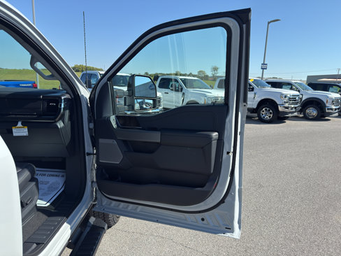 New 2026 Ford F250 Lariat w/ Black Appearance Package image 14