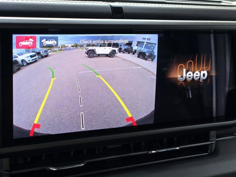 New 2025 Jeep Wrangler Unlimited Rubicon image 12