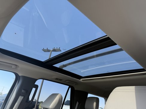 Used 2021 Ford Expedition Limited image 13