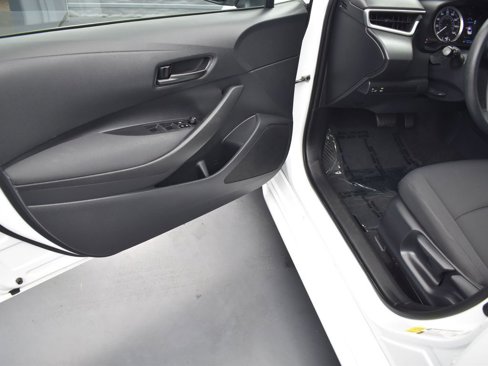 Used 2022 Toyota Corolla LE image 24