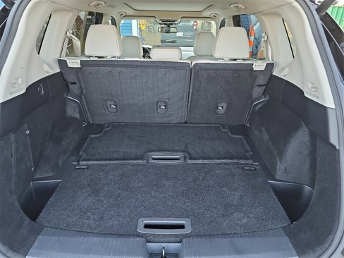 Used 2023 Nissan Rogue SL w/ SL Premium Package image 12