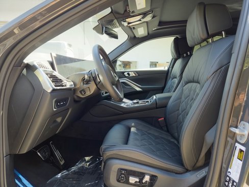 New 2026 BMW X6 M60i w/ Executive Package image 10