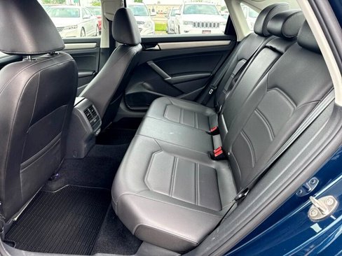 Used 2022 Volkswagen Passat 2.0T SE image 26
