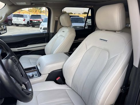 Used 2018 Ford Expedition Platinum image 17
