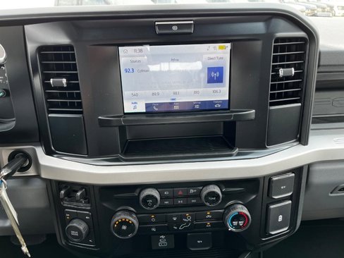 New 2025 Ford F250 4x4 Crew Cab Super Duty image 14