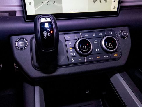 New 2025 Land Rover Defender 110 X image 26