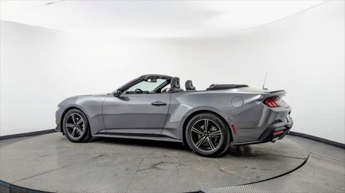 Used 2025 Ford Mustang Premium image 6