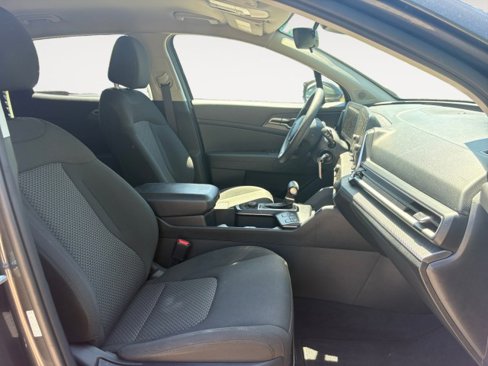 Used 2023 Kia Sportage LX image 14