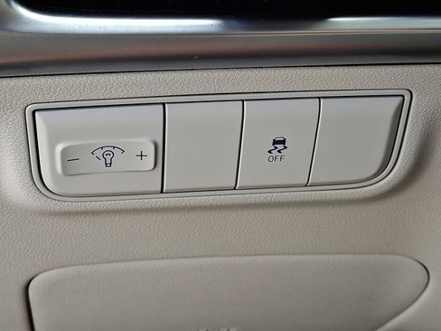 Used 2025 Hyundai Tucson SE image 30