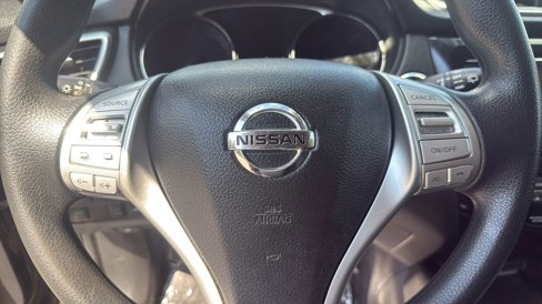 Used 2016 Nissan Rogue SV image 24