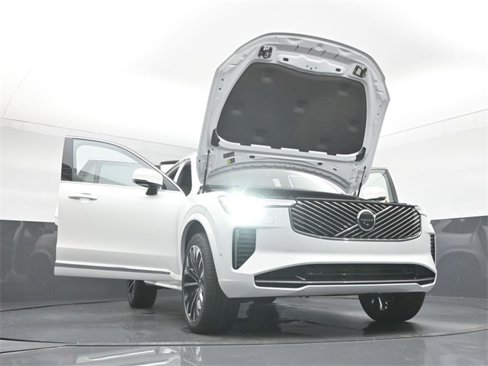 New 2026 Volvo XC90 B6 Plus w/ Protection Package Premier image 56