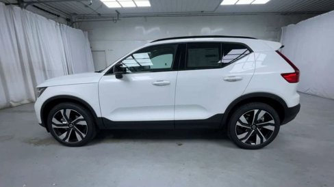 New 2026 Volvo XC40 B5 Ultra w/ Protection Package Premier image 21