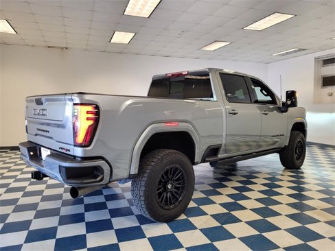 Used 2024 GMC Sierra 2500 AT4X image 12