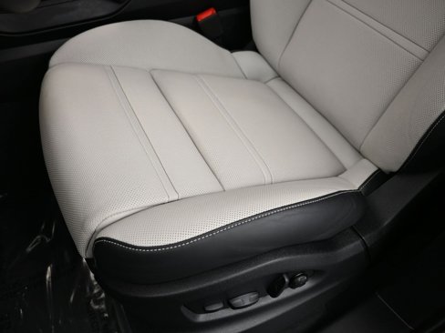 Certified 2025 Porsche Cayenne GTS image 23