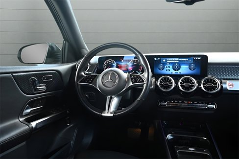 Used 2024 Mercedes-Benz GLB 250 image 32