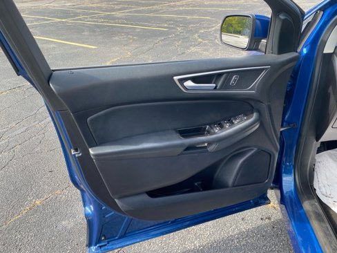 Used 2020 Ford Edge SEL image 9