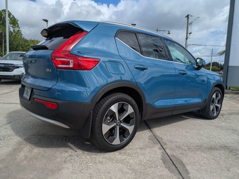 Used 2023 Volvo XC40 B4 Ultimate image 4