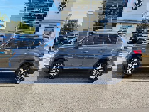New 2025 Volkswagen Atlas SEL image 4