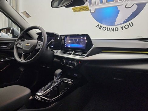 Used 2024 Chevrolet Trax LT image 25