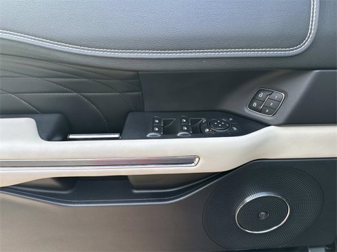 Used 2018 Ford Expedition Platinum image 21