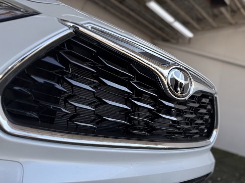Used 2024 Toyota Highlander Limited image 7