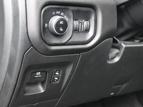 Used 2025 RAM 1500 Laramie w/ Night Edition image 17