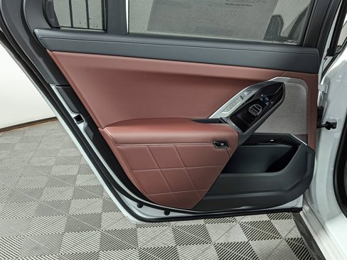 New 2026 BMW 740i xDrive image 33