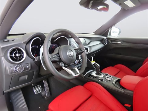 New 2024 Alfa Romeo Stelvio Sprint image 26