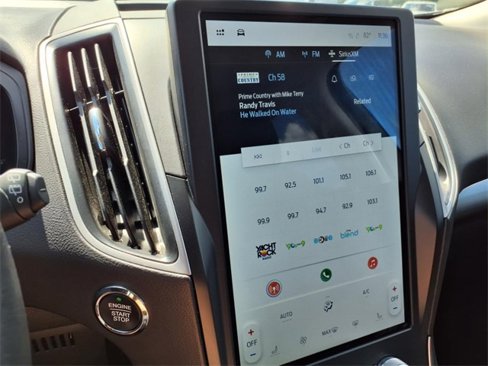 Used 2024 Ford Edge SEL image 19