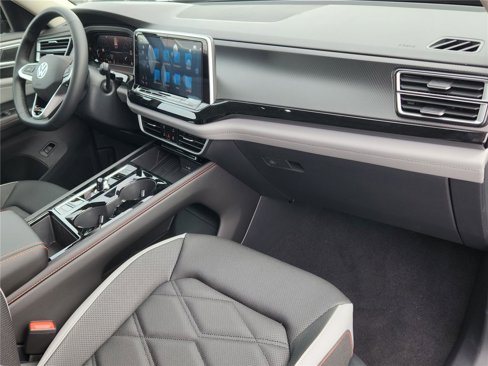 New 2025 Volkswagen Atlas Peak Edition SE image 14